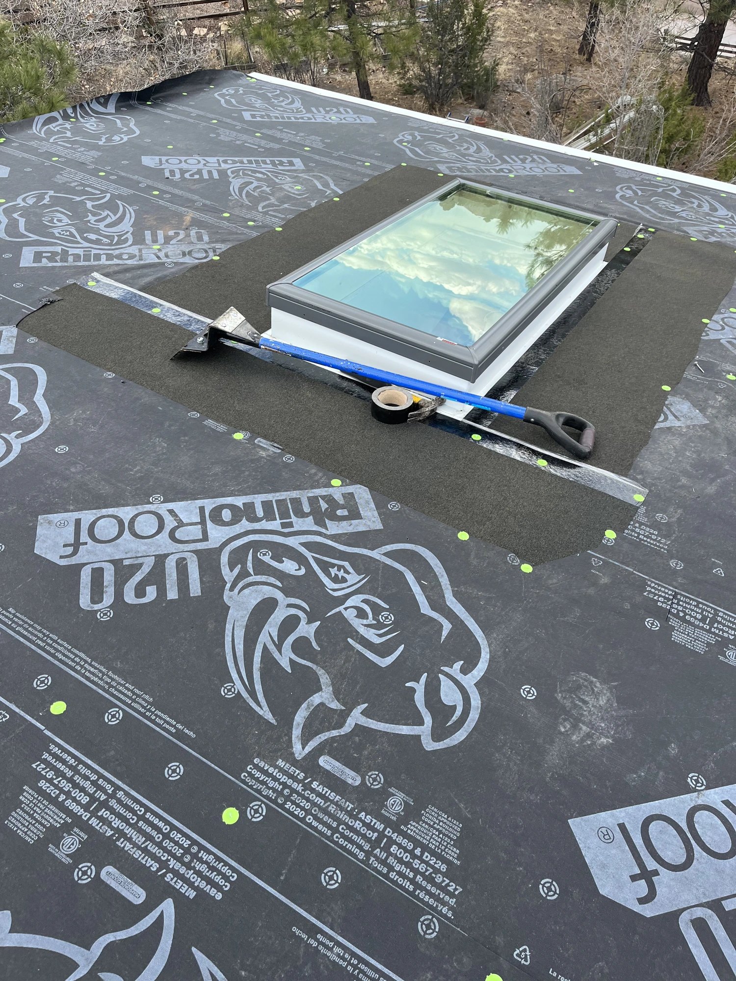 Pitched roof with Owens Corning shingles — detail 4